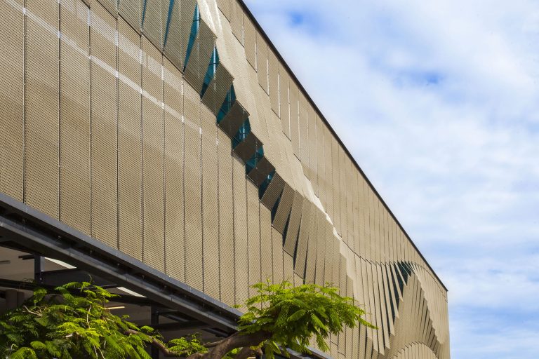 Kaynemaile Selects Makrolon RE from Covestro for RE8, a Bio-Circular Architectural Mesh