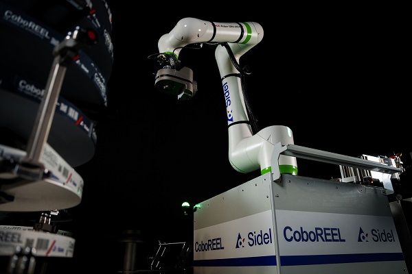Sidel Revolutionises Labelling Floors with CoboREEL’s Smart Cobots and Continuous Reel Feeding